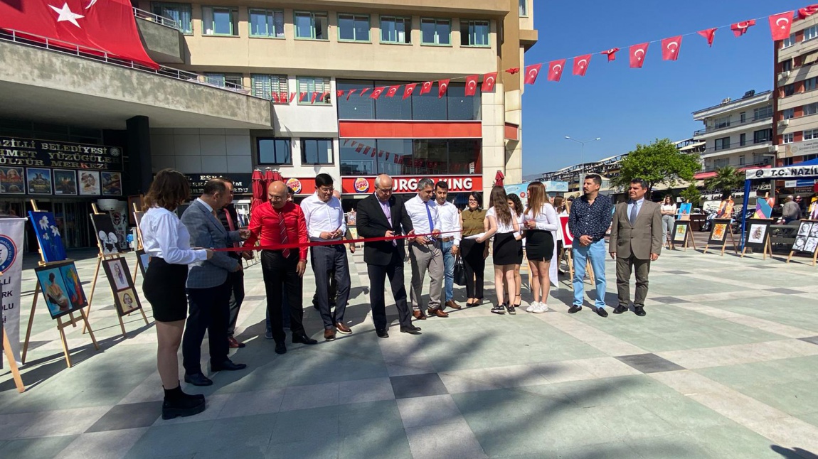 Resim Sergimiz Nazilli Belediye Meydanı'nda Açıldı.